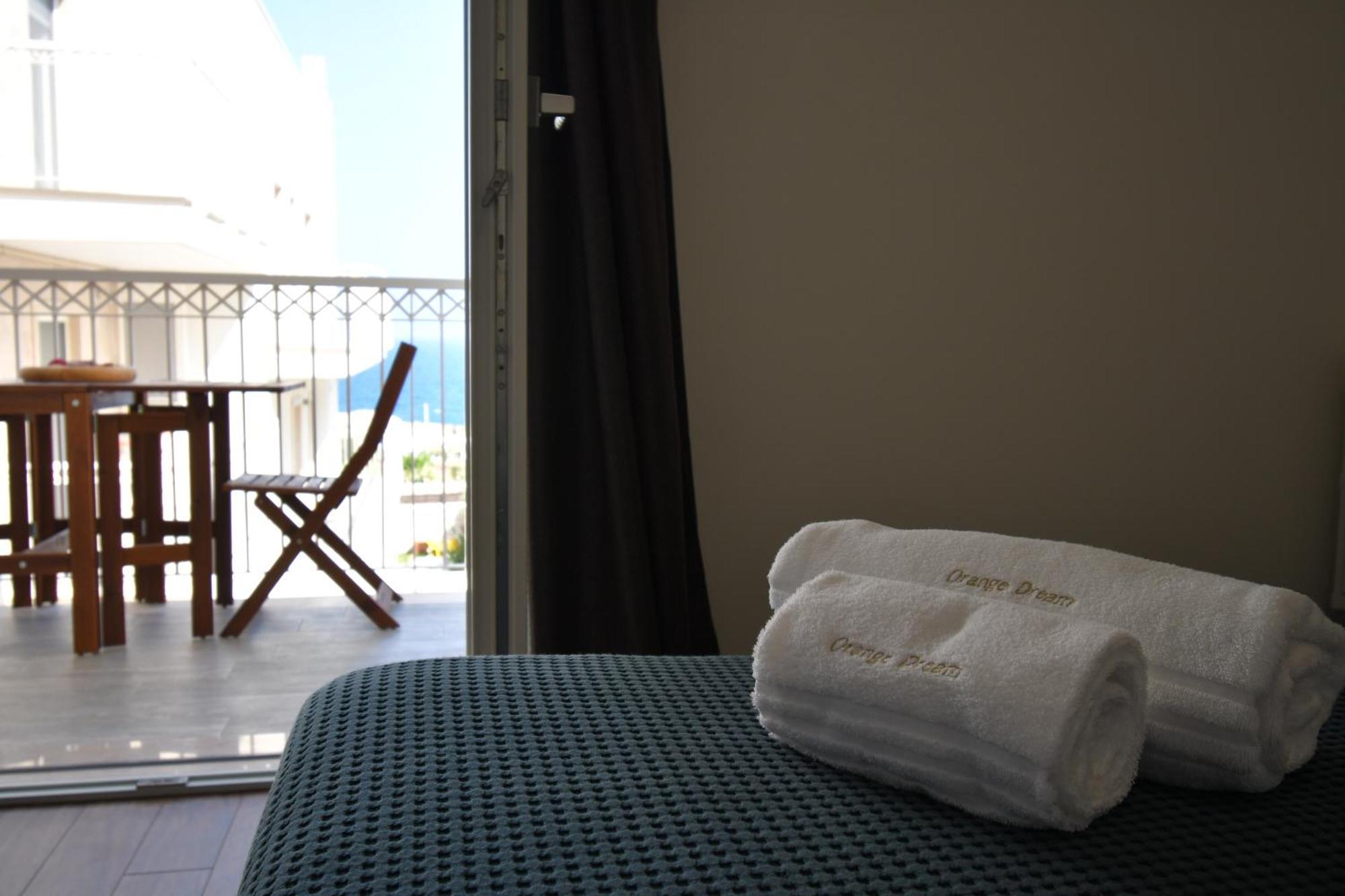 Orange Dream Hotel Polignano a Mare Luaran gambar